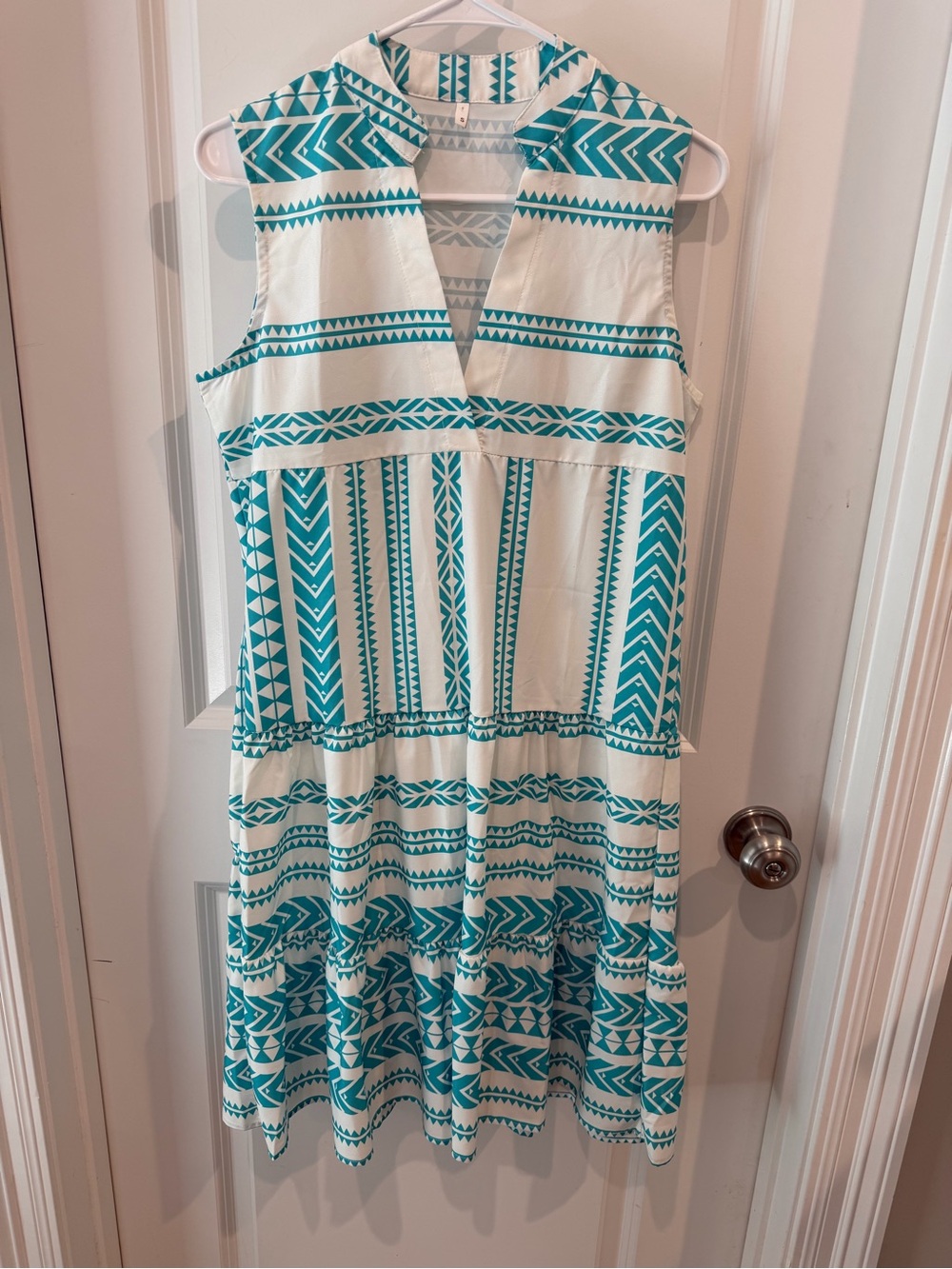 Sleeveless V‑Neck Dress Size Small